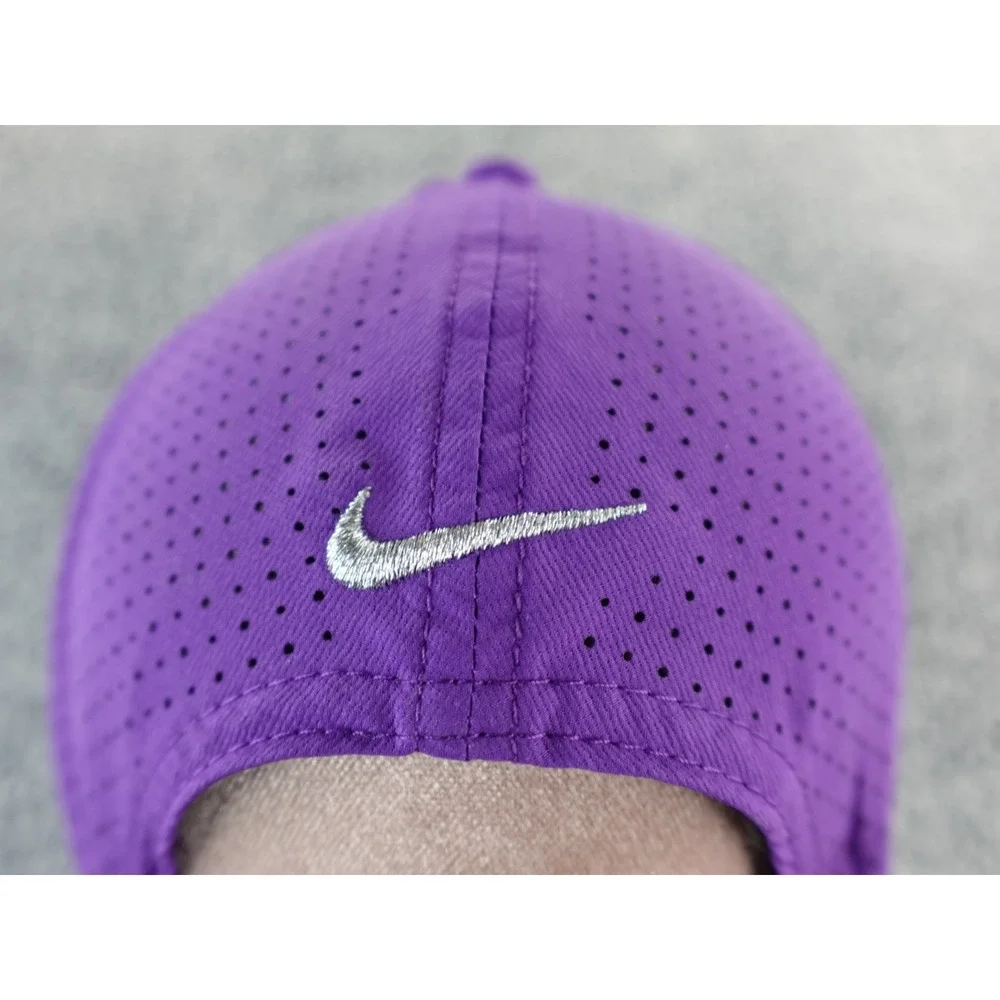 Nike Golf Hat Cap Strapback Purple 510603-541 SAMPLE Silver Embroider Ventilated